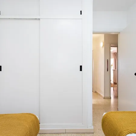 Tms Veramar2, Seafront, Ac, Pool & Parking 阿罗纳