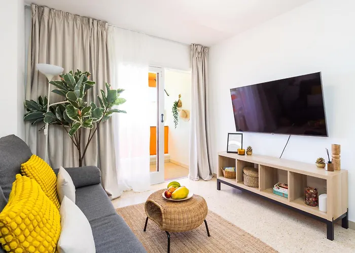 Tms Veramar2, Seafront, Ac, Pool & Parking 아로나