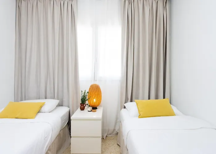 Tms Veramar2, Seafront, Ac, Pool & Parking 아파트 *